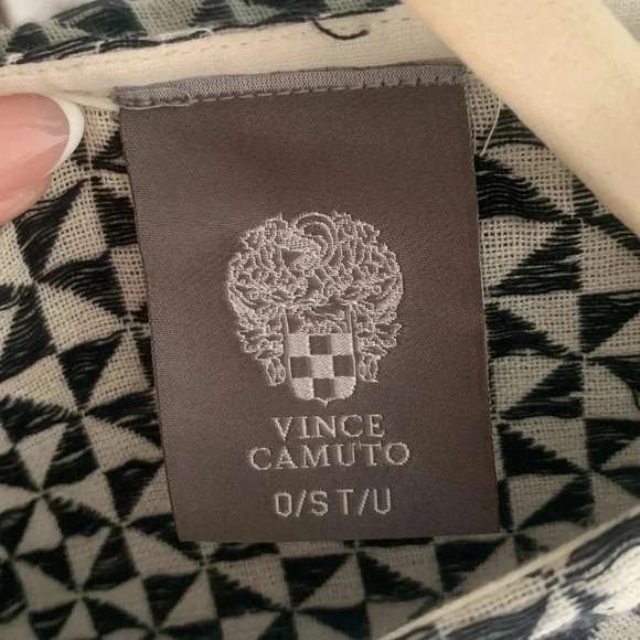 Vince Camuto cover up/ poncho throw over - Picture 2 of 2